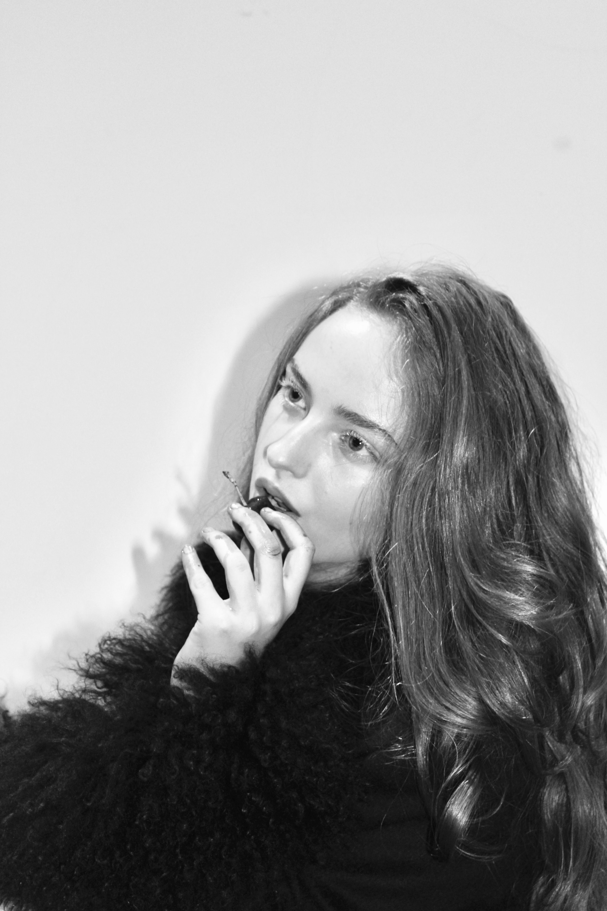 Jools and her Cherries — shoot photo 4