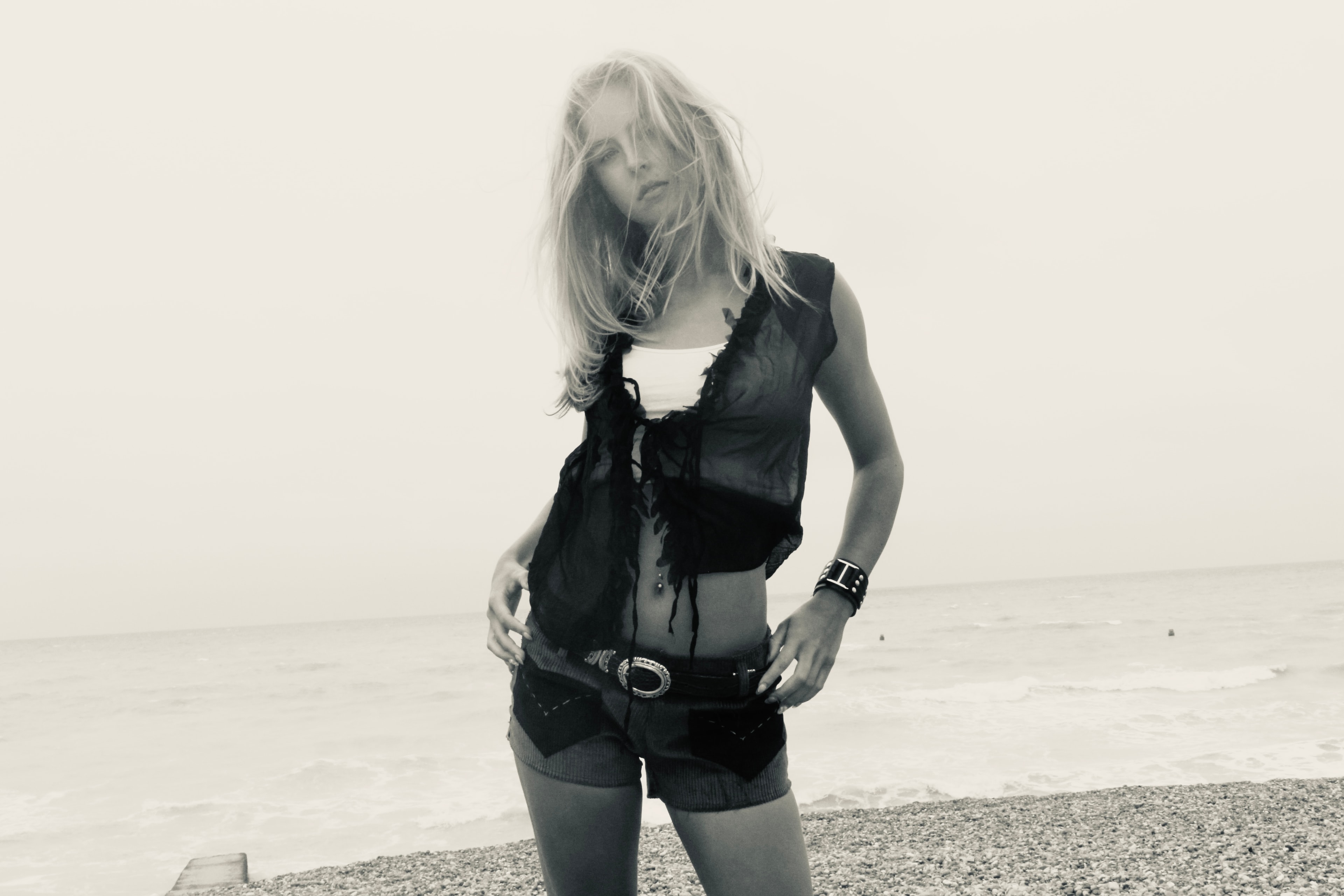 Frida Bell by the Seaside — shoot photo 4