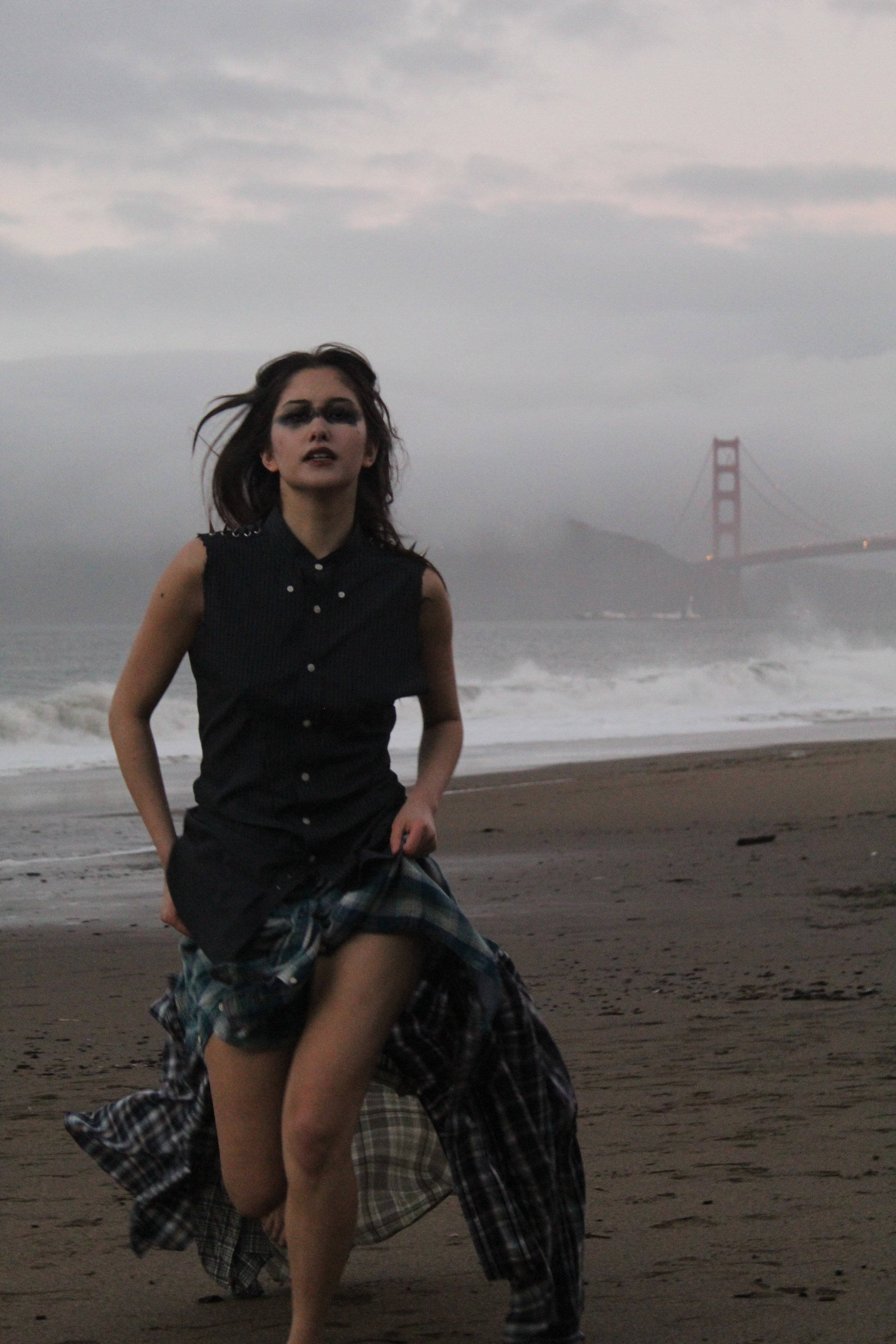 Albertine Combs in Oil Spill — shoot photo 1